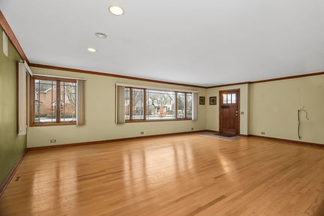 730 S 10TH Avenue, La Grange, IL 60525