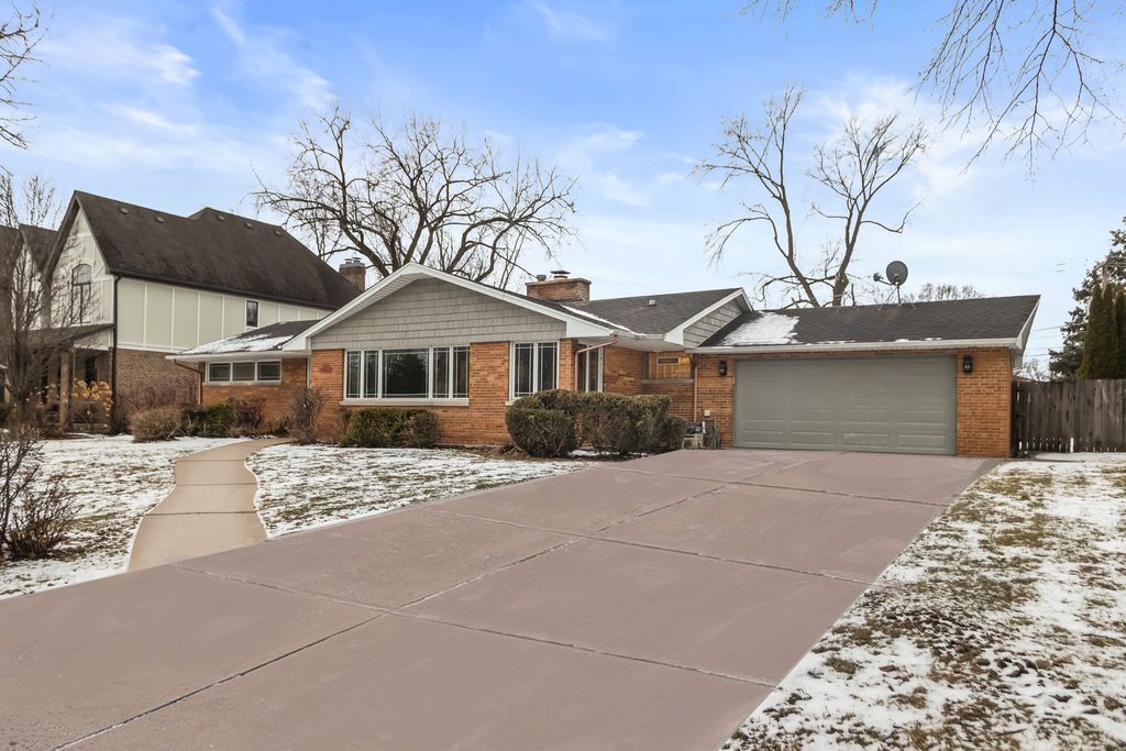 730 S 10TH Avenue, La Grange, IL 60525