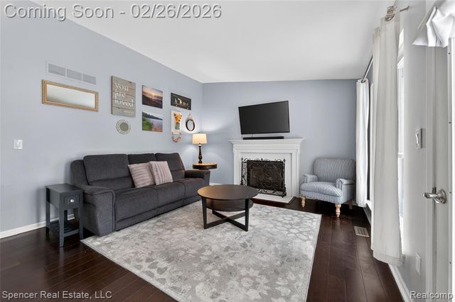 1117 Woodbriar Court, Oxford, MI 48371