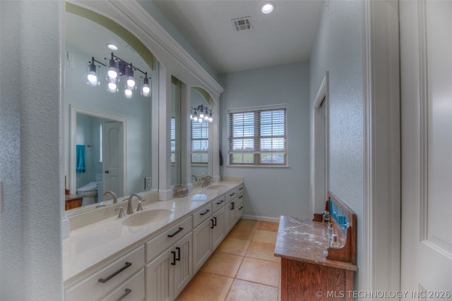 14850 N 28th East Avenue, Skiatook, OK 74070