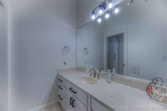 14850 N 28th East Avenue, Skiatook, OK 74070