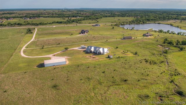 14850 N 28th East Avenue, Skiatook, OK 74070