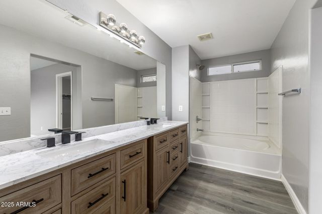 3006 W FERRUCCIO Place, Phoenix, AZ 85086