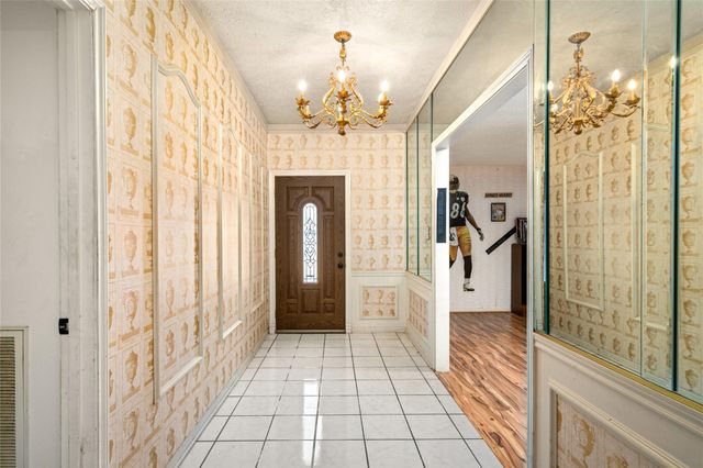 357 W Castle Harbour Drive, Friendswood, TX 77546