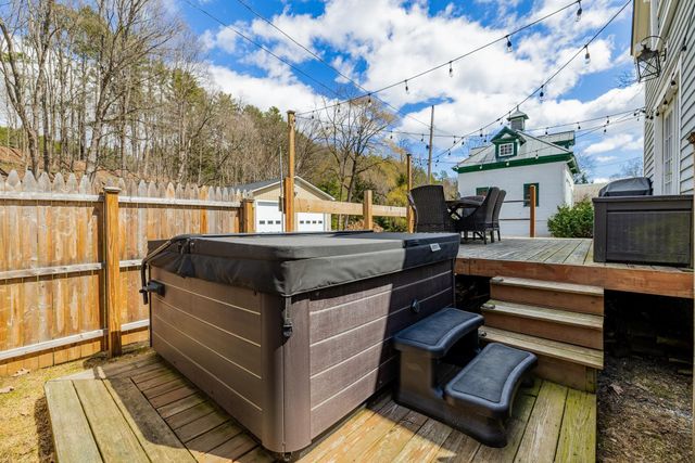 30 Vermont Route 12, Hartland, VT 05048