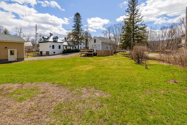 30 Vermont Route 12, Hartland, VT 05048