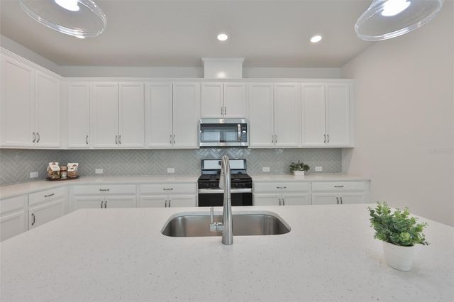 13908 KINGFISHER GLEN DRIVE, Lithia, FL 33547