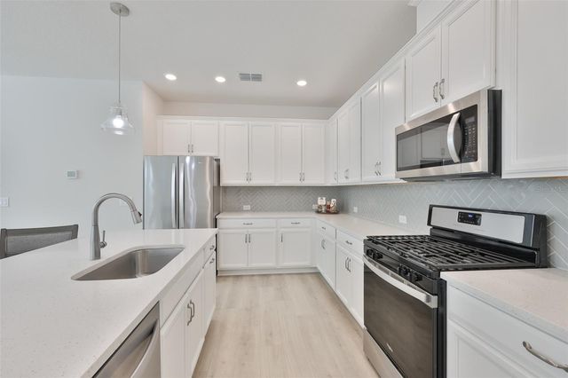 13908 KINGFISHER GLEN DRIVE, Lithia, FL 33547