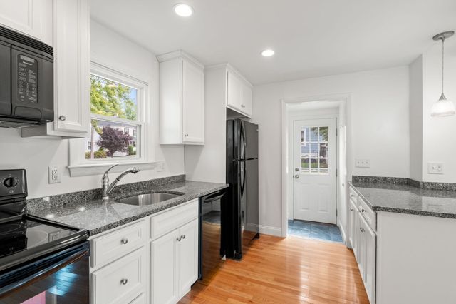 45 Holbrook Rd, Weymouth, MA 02191
