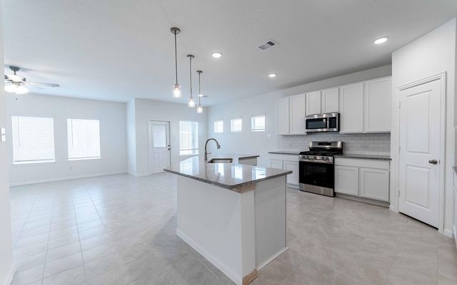 426 Monarch Trail, Huntsville, TX 77320