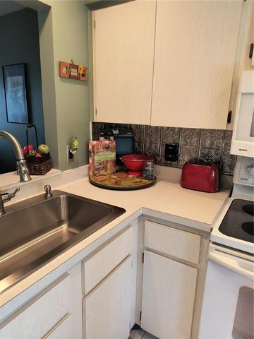 4653 LAKE VILLA DRIVE B, Clearwater, FL 33762