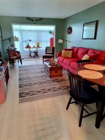 4653 LAKE VILLA DRIVE B, Clearwater, FL 33762