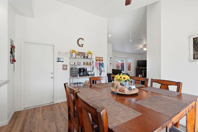 727 W Willow Oak Avenue, Porterville, CA 93257