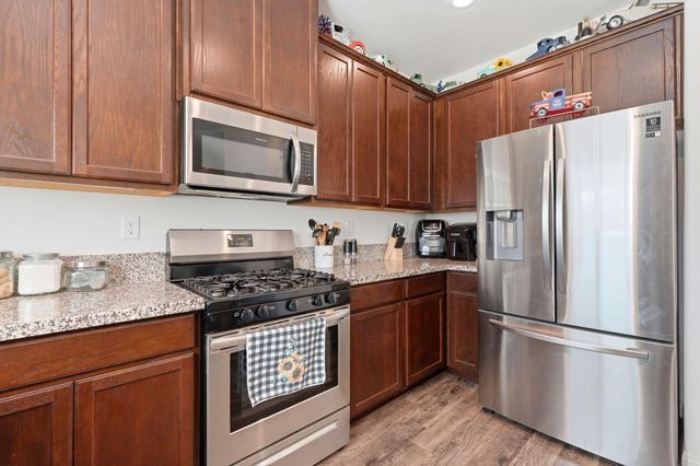 727 W Willow Oak Avenue, Porterville, CA 93257