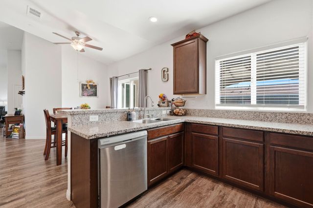 727 W Willow Oak Avenue, Porterville, CA 93257