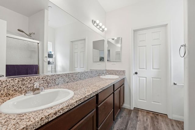 727 W Willow Oak Avenue, Porterville, CA 93257