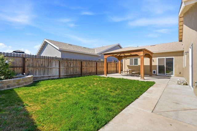 727 W Willow Oak Avenue, Porterville, CA 93257