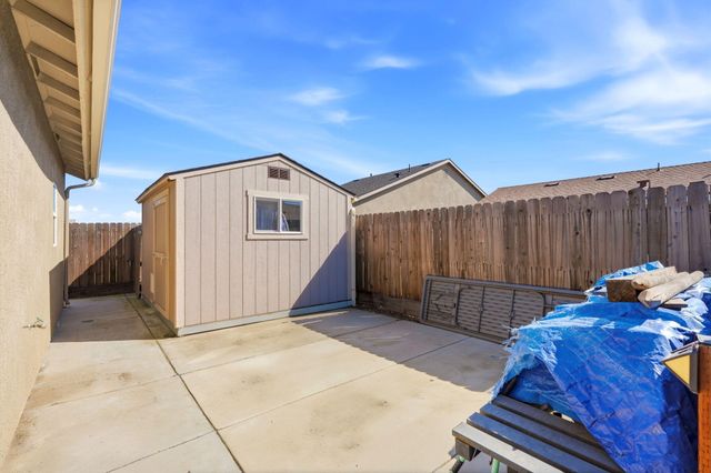 727 W Willow Oak Avenue, Porterville, CA 93257