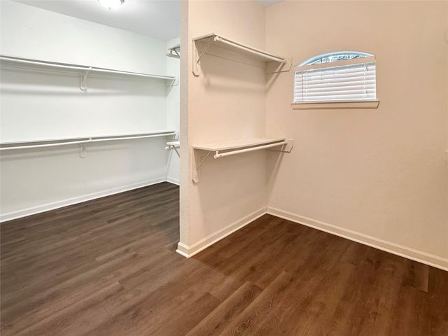 501 Falcon Lake Drive, Friendswood, TX 77546