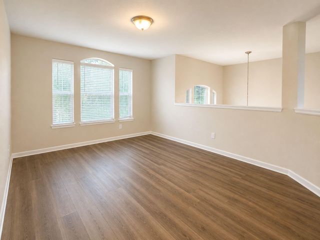 501 Falcon Lake Drive, Friendswood, TX 77546