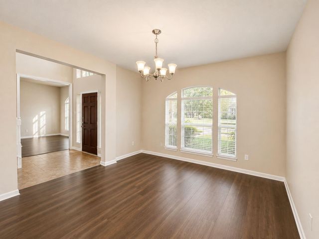 501 Falcon Lake Drive, Friendswood, TX 77546