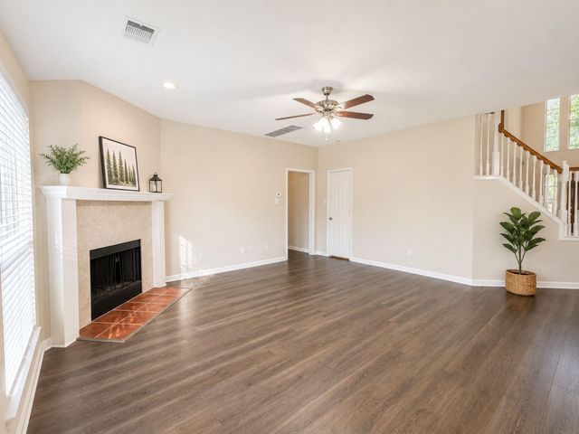 501 Falcon Lake Drive, Friendswood, TX 77546