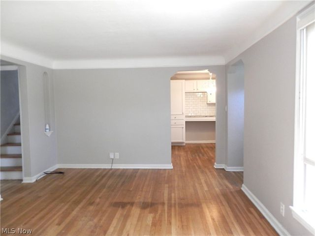 1277 Iroquois Avenue, Mayfield Heights, OH 44124