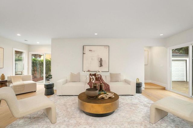 219 W Acacia Ave, El Segundo, CA 90245