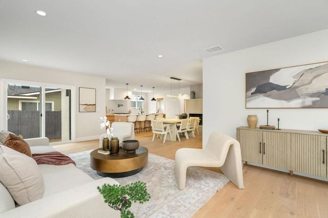 219 W Acacia Ave, El Segundo, CA 90245