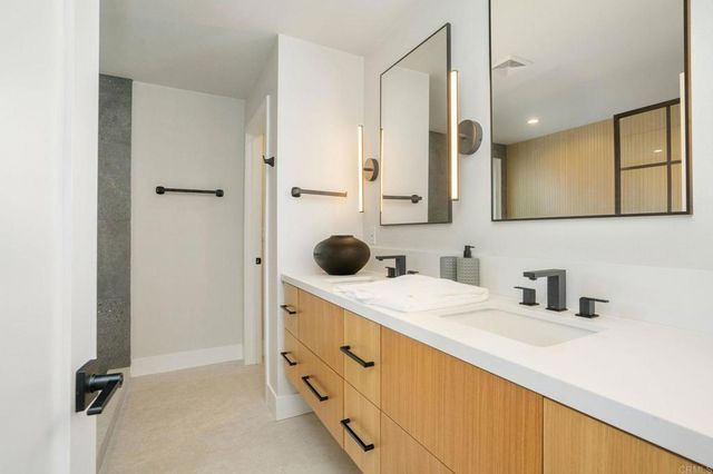 219 W Acacia Ave, El Segundo, CA 90245