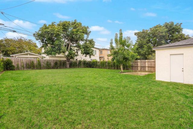 219 W Acacia Ave, El Segundo, CA 90245