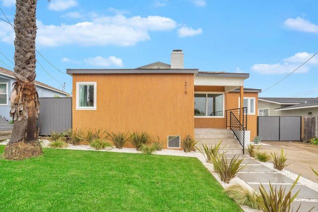 219 W Acacia Ave, El Segundo, CA 90245