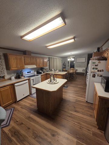 204 E 4th Street, Donnelly, MN 56235