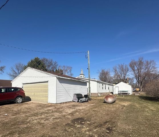 204 E 4th Street, Donnelly, MN 56235