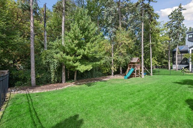 4240 Sidell Trail, Edina, MN 55416