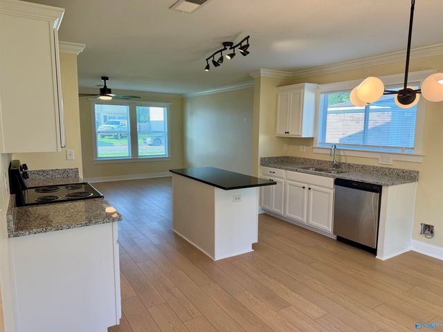 226 Dormont Drive, Huntsville, AL 35810