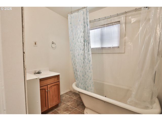 2130 CHERRY St, Baker City, OR 97814