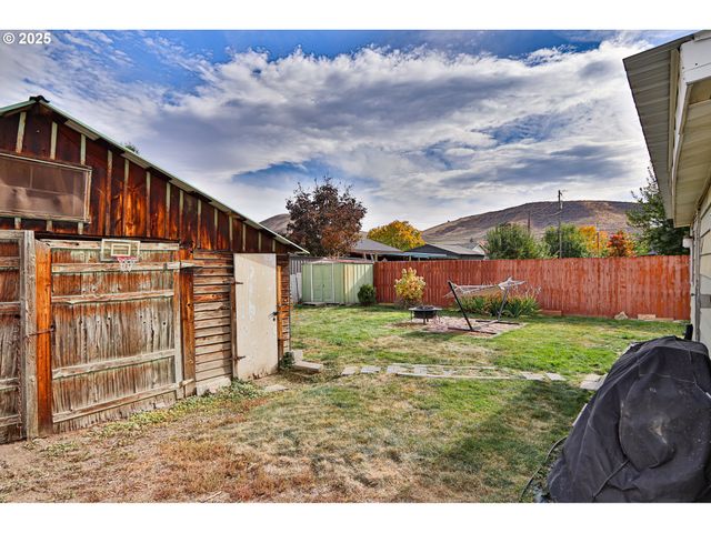 2130 CHERRY St, Baker City, OR 97814