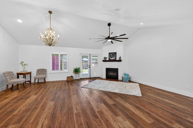 1621 Tollhouse Lane, Clovis, CA 93611