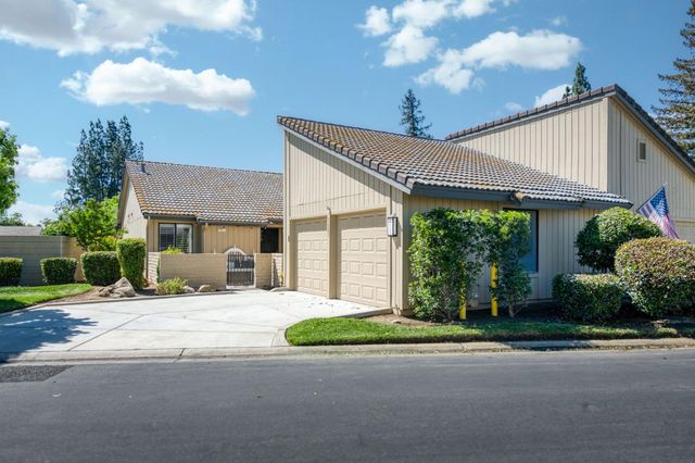 1621 Tollhouse Lane, Clovis, CA 93611