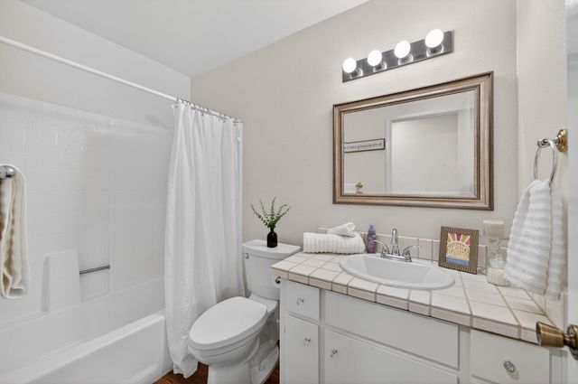 1621 Tollhouse Lane, Clovis, CA 93611
