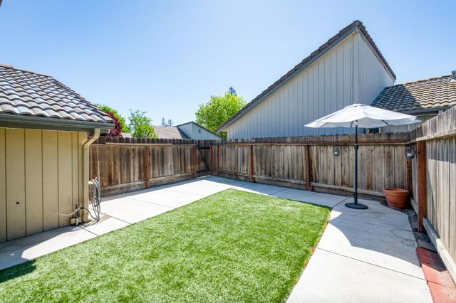 1621 Tollhouse Lane, Clovis, CA 93611