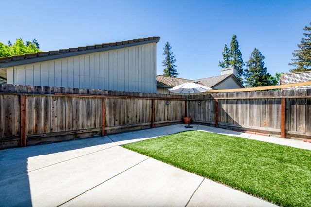 1621 Tollhouse Lane, Clovis, CA 93611