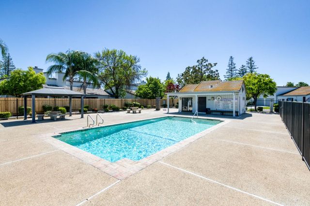 1621 Tollhouse Lane, Clovis, CA 93611