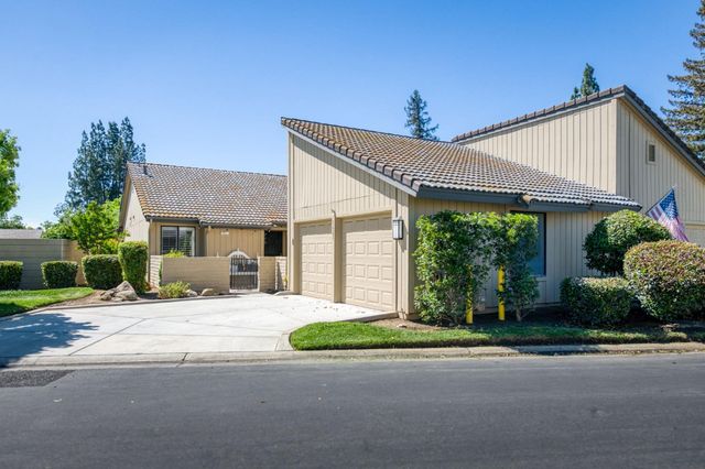 1621 Tollhouse Lane, Clovis, CA 93611