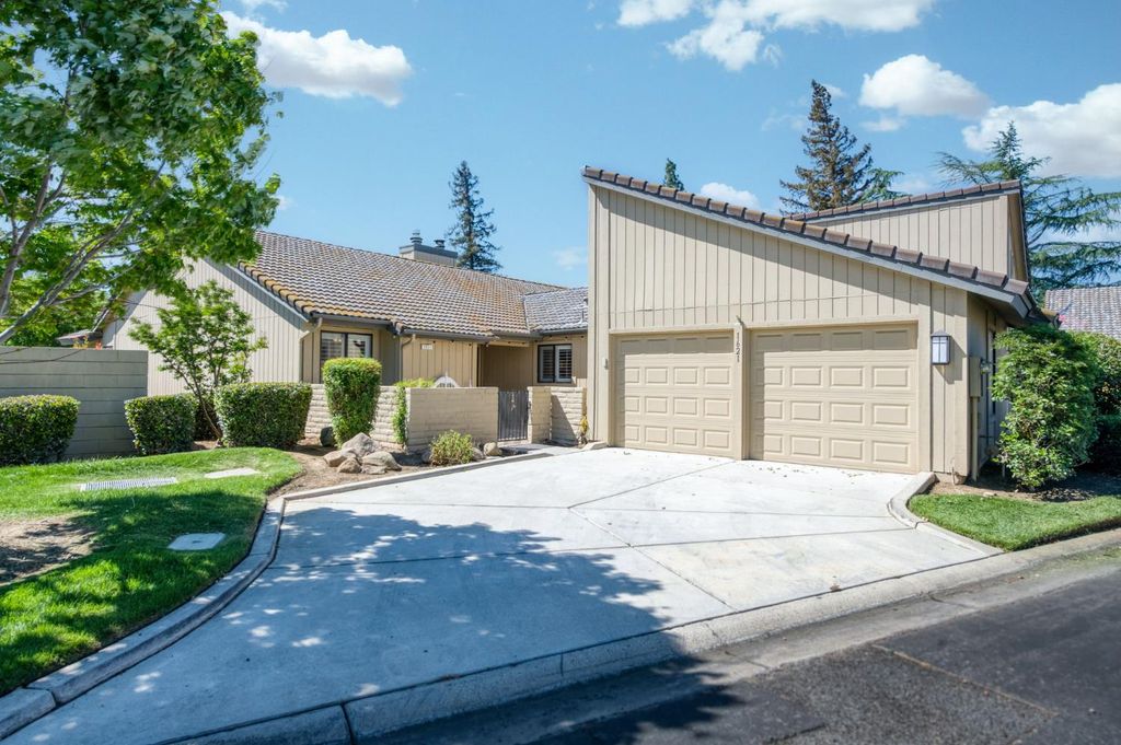 1621 Tollhouse Lane, Clovis, CA 93611