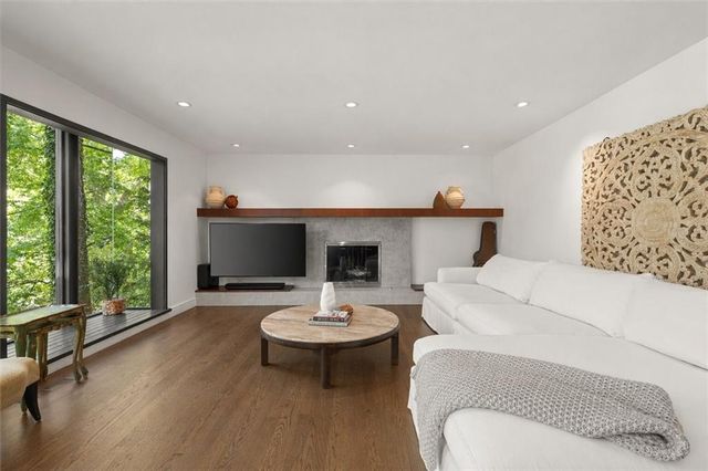 365 Brentwood Terrace NE, Atlanta, GA 30305