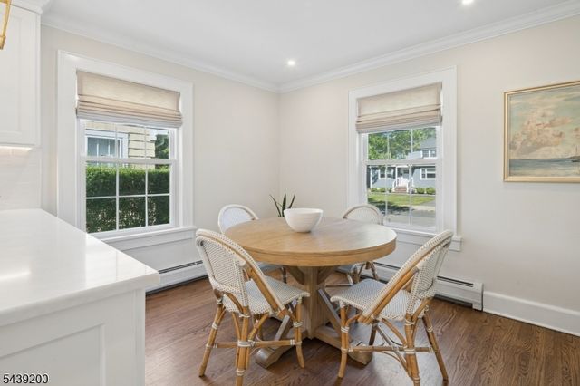 35 N Summit Ave, Chatham Boro, NJ 07928