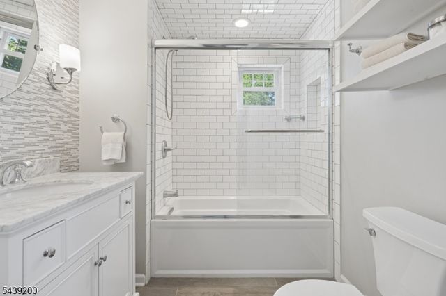 35 N Summit Ave, Chatham Boro, NJ 07928