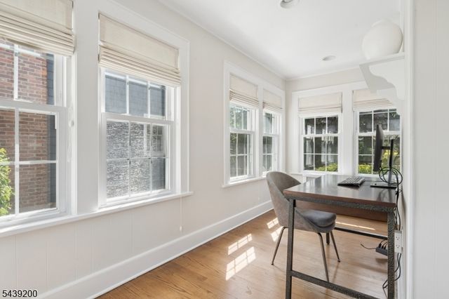 35 N Summit Ave, Chatham Boro, NJ 07928
